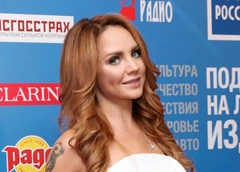 Очаги в легких уплотнились. Состояние певицы МакSим не улучшается
