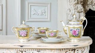 Флоральные мотивы на фарфоре, или почему цветы всегда популярны?