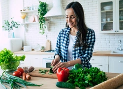 Ноль калорий: 7 продуктов, которые можно смело есть на ночь и не толстеть