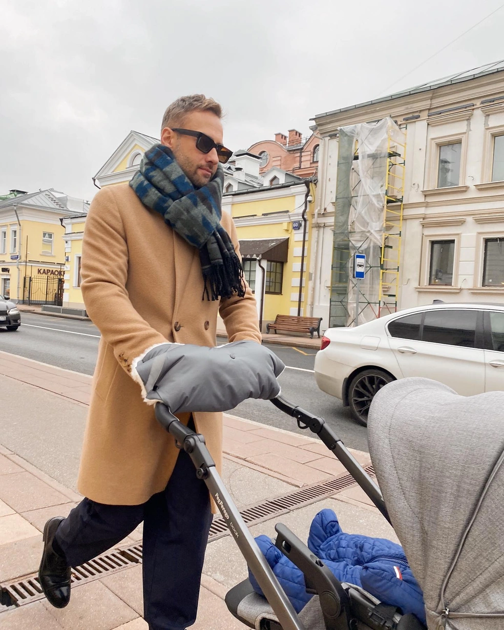 У Дмитрия Шепелева сейчас новая семья, и бывших родственников он к ней на пушечный выстрел не подпускает | Источник: dmitryshepelev / Instagram (экстремистская организация, деятельность запрещена на территории РФ)