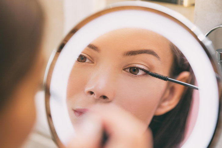 «Лицо старой женщины»: 7 ошибок в макияже, которые вы допускаете каждый день