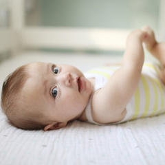 Как развивается зрение новорожденного по месяцам — объясняет офтальмолог