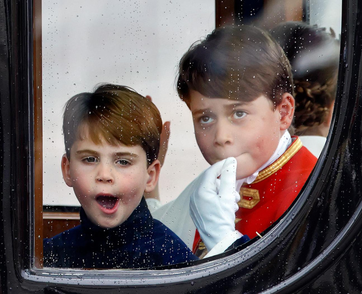 Рассмешат до слез: как дети Кейт Миддлтон боролись со скукой на коронации Карла — самые забавные кадры