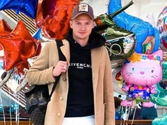 На грани фола: Тарасов рекламирует себя футбольным клубам в Инстаграме (запрещенная в России экстремистская организация)