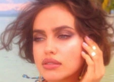 Ирина Шейк ищет хозяев для котят