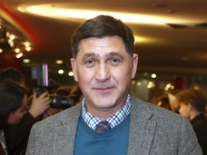 «От нас батя ушел»: Мерзликин, Пегова и Безруков рассказали, каким Пускепалис останется в их сердцах