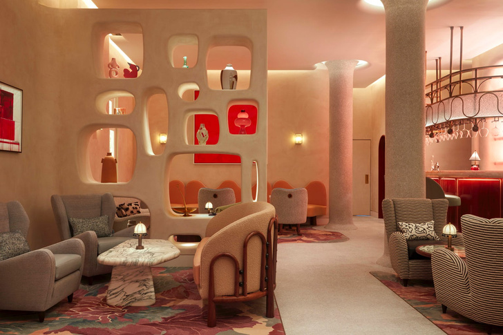 Фото №3 - Красная комната: в отеле The Connaught появился артистичный бар
