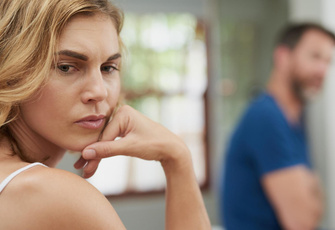 Психолог Шахов назвал 5 неочевидных причин, почему женщине не везет в любви