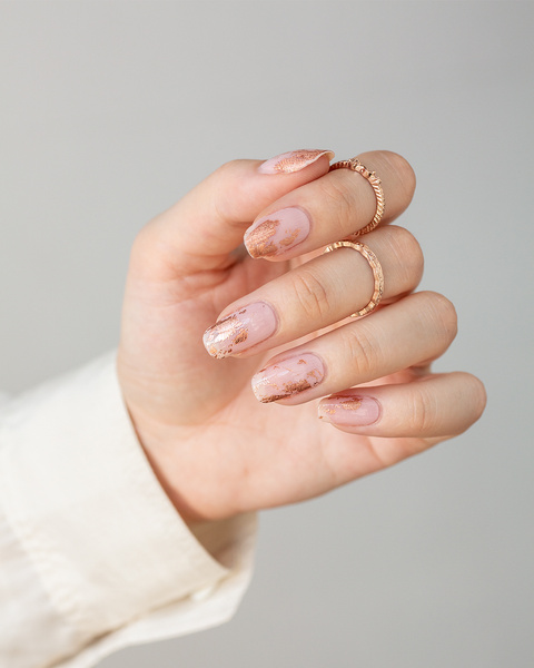 Как укрепить тонкие ногти: 6 полезных советов от дерматолога
