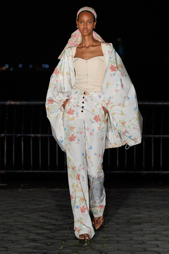 Ода женственности: коллекция Prabal Gurung SS22