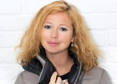 Беременная Елена Захарова обновила гардероб к зиме