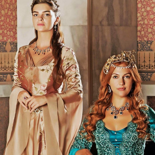 Тест: Выбери турецкий сериал, а мы посоветуем тебе платье в его стиле