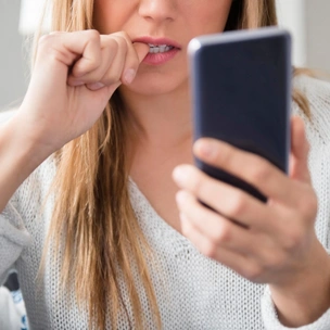 Некрасивая привычка: как перестать грызть ногти — раз и навсегда