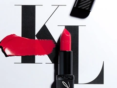 Такое точно нельзя пропустить: L'Oreal Paris создал косметическую коллекцию совместно с брендом Карла Лагерфельда