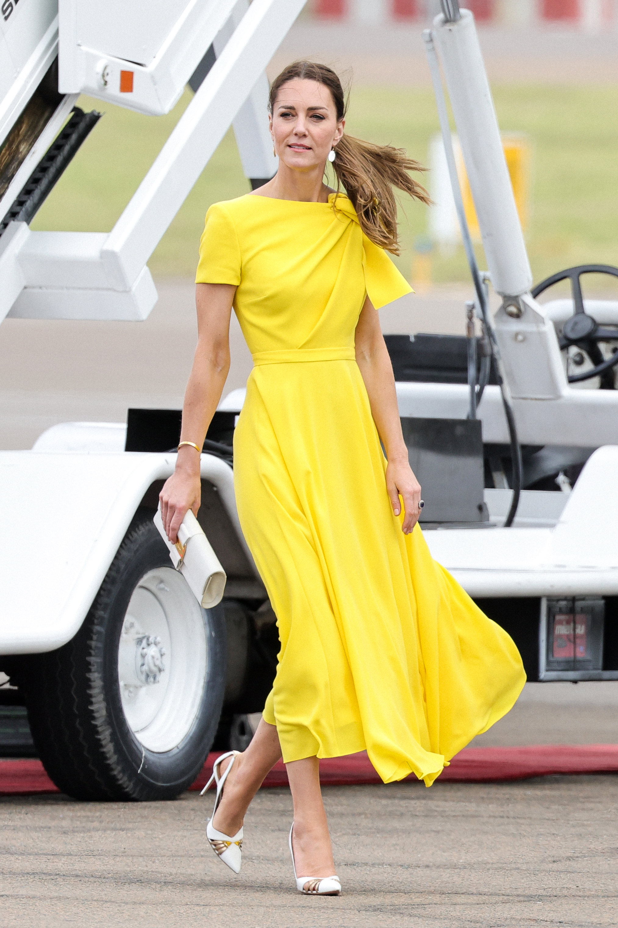 Кейт Миддлтон в желтом платье