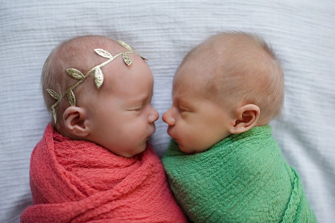 Фото №1 - До слез: фото близнецов, один из которых прожил 11 дней