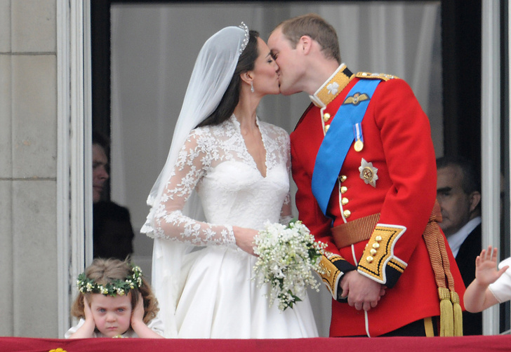 Каким был 2011 год: пятая свадьба Пугачевой, первая — Уильяма и Кейт, позор Гальяно