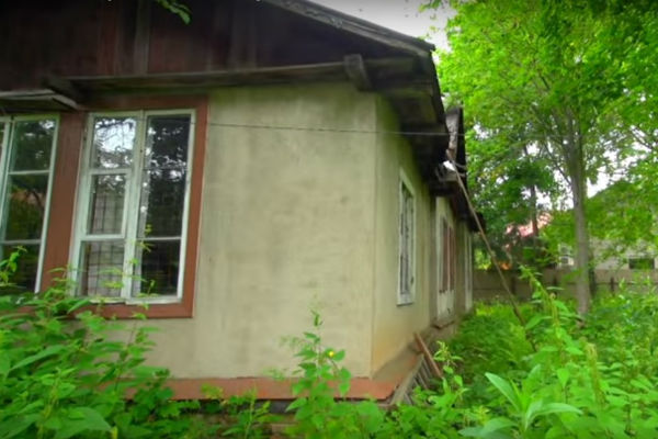 Так выглядел загородный дом Алексея Баталова до ремонта