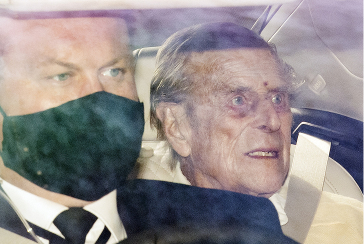 Как выглядит 99-летний принц Филипп после месячной госпитализации