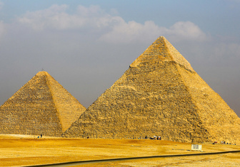 Пустоты внутри пирамиды Хеопса просветят космическими лучами