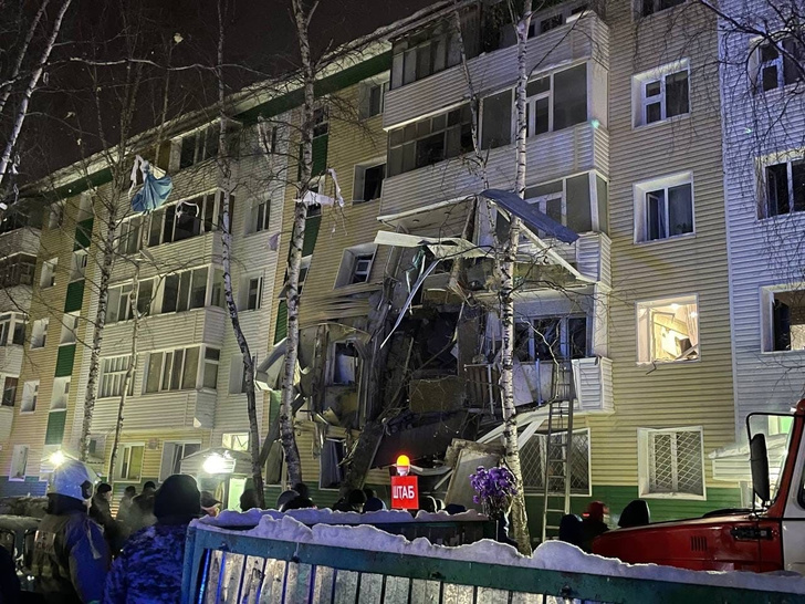 Обрушение этажей, гибель четырех человек. В жилом доме Нижневартовска произошел взрыв