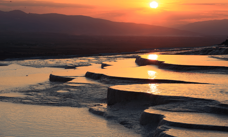 Отправляемся на поиски Серкана Болата: 3 самых красивых места в Турции, которые подойдут для осеннего путешествия