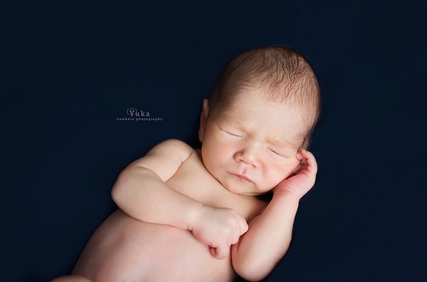 Новорожденный ребенок фото