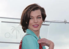 Милла Йовович экономит деньги мужа