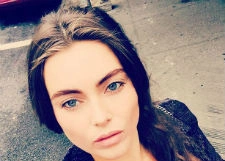 Вика Крутая поразила фигурой после родов