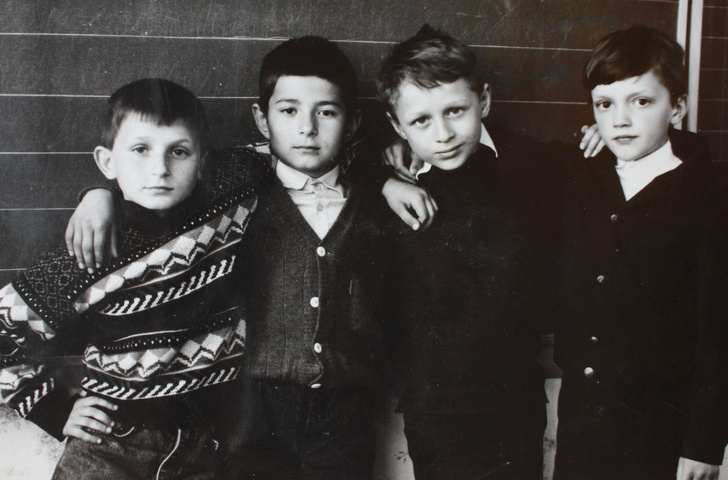 Отращивать волосы, носить джинсы и еще 5 вещей, которые запрещали детям в СССР