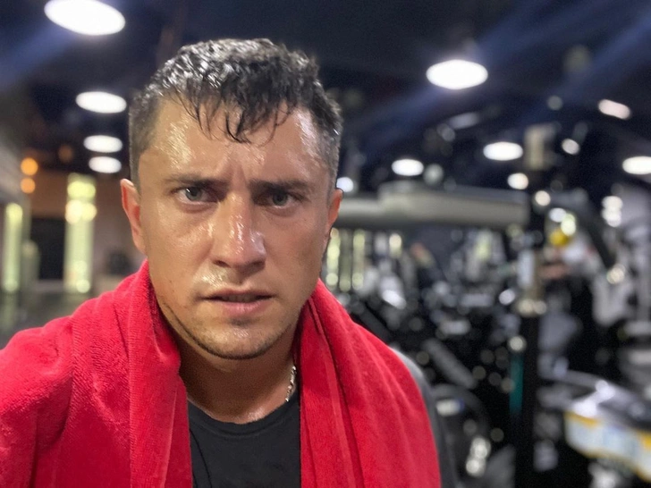 Павла Прилучного госпитализировали с травмами лица и головы | Источник: Instagram (запрещенная в России экстремистская организация) @bugevuge
