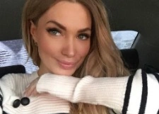 Евгения Феофилактова хвалится дорогими подарками от ухажера