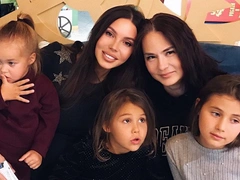 «Спасибо за жизнь!»: Пугачева, Решетова, Самойлова и другие звезды отметили День матери