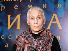 «За полгода умерла вся семья, семь человек». Роза Хайруллина потеряла близких и ушла из «Табакерки»