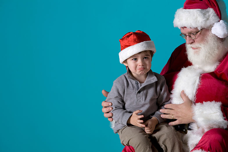 Что делать, если ребенок боится Деда Мороза
