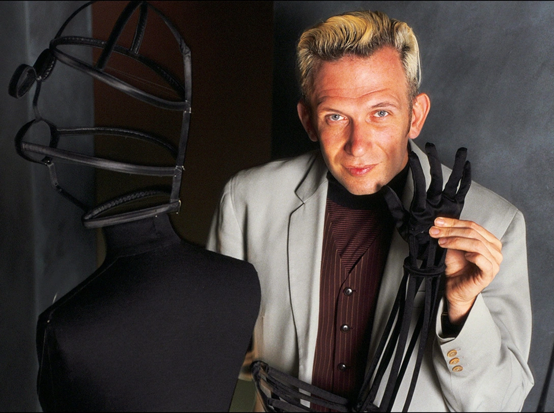 Секс, корсеты и перья: 8 звездных муз Жан-Поля Готье | marieclaire.ru