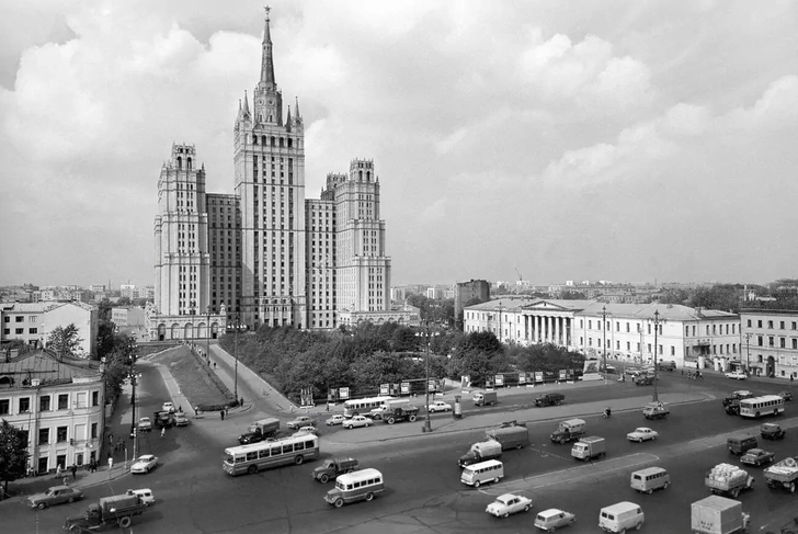 Как выглядят квартиры в знаменитой сталинской высотке на площади Восстания