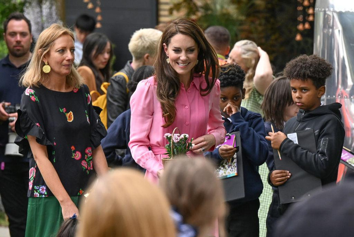 Сюрприз для школьников: Кейт Миддлтон посетила выставку цветов в Челси
