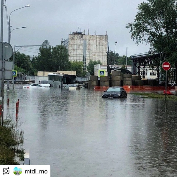 Самые впечатляющие фото потопа в Шереметьеве из соцсетей