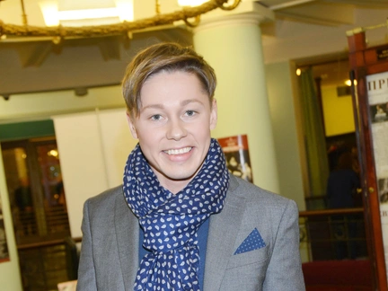 Дмитрий Бикбаев. Почему занесло в «Фабрику звезд», как он пережил распад «БиС» и самоубийство папы