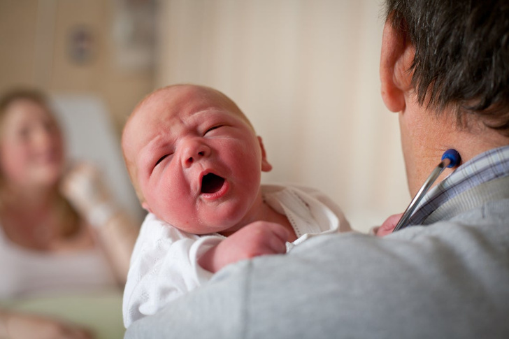 зачем новорожденному измеряют голову