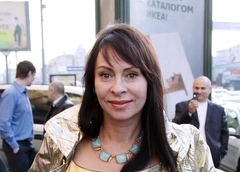 «Значит, не друг, а враг»: Марина Хлебникова опровергла обвинения Шуры в алкоголизме