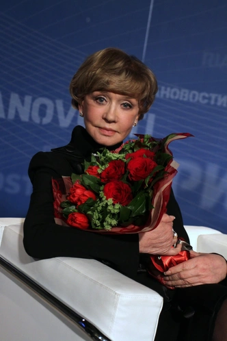 Вера Алентова