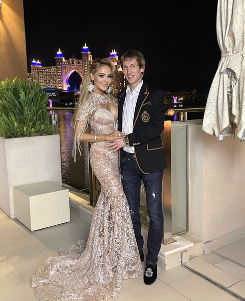 Голое платье, балерины и Леди Гага: Анна Калашникова раскрыла детали будущей свадьбы с бизнесменом
