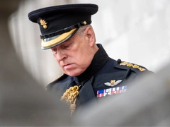 Дочери опального принца Эндрю умоляли Чарльза помочь отцу