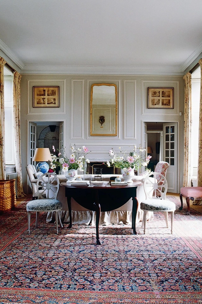 Интерьер малой гостиной в поместье Свангроув герцога Бофорта, Глостершир. Проект Роберта Кайма. | Источник: Роберт Кайм