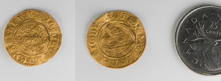 Золотой четвертак: посмотрите на монету XV века, которую канадец нашел на пляже