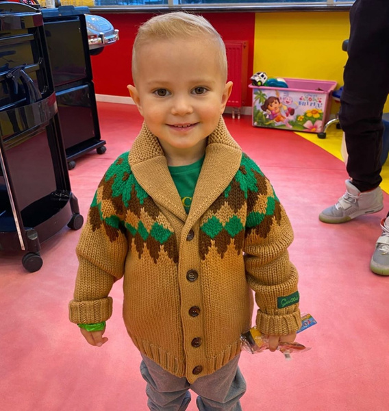 Фото №1 - «Вот и он»: Дарья Валитова впервые показала лицо 3-летнего сына от Александра Кокорина