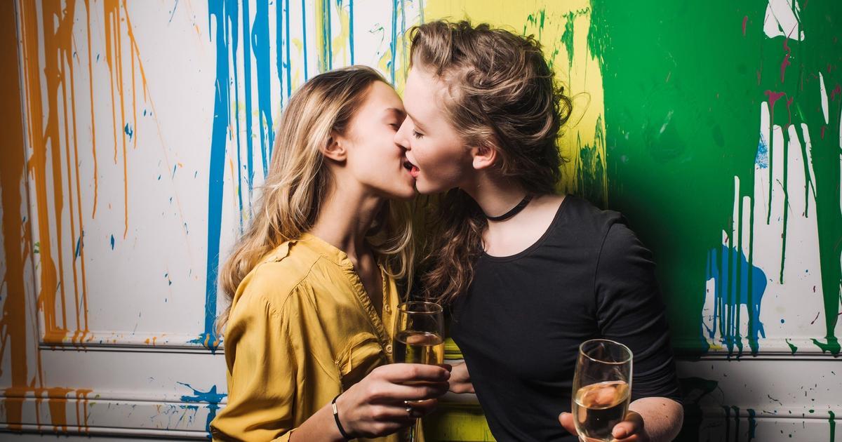 Порно видео мужчина и женщина целуются и трахаются