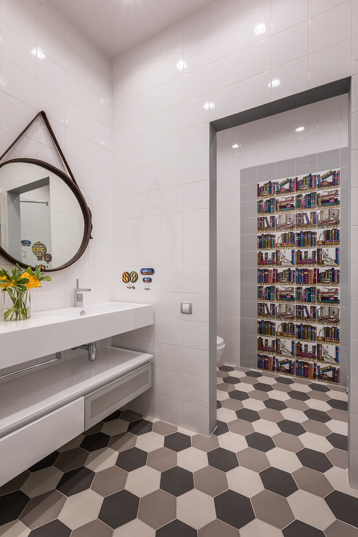 Чем отделать стены и пол в ванной: 12 вариантов вместо плитки | centerforstrategy.ru